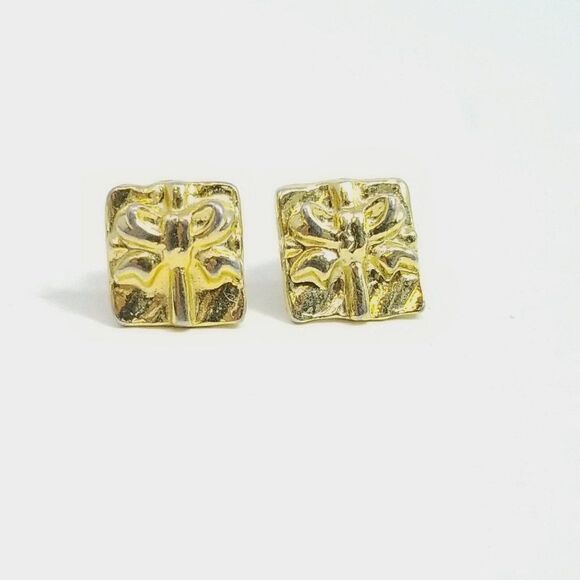 Vintage Little Present Shaped Bow with Bows Stud Earrings,  Small Gold Tone - Picture 5 of 5